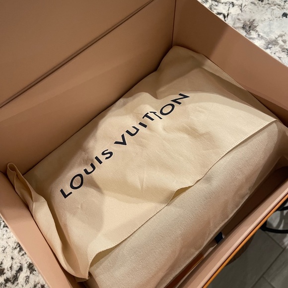 Louis Vuitton Odeon Tote MM and matching Zippy Wallet - Picture 9 of 11